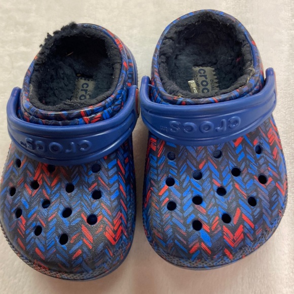 CROCS Other - Crocs Faux Fur Lined Croc Size 6